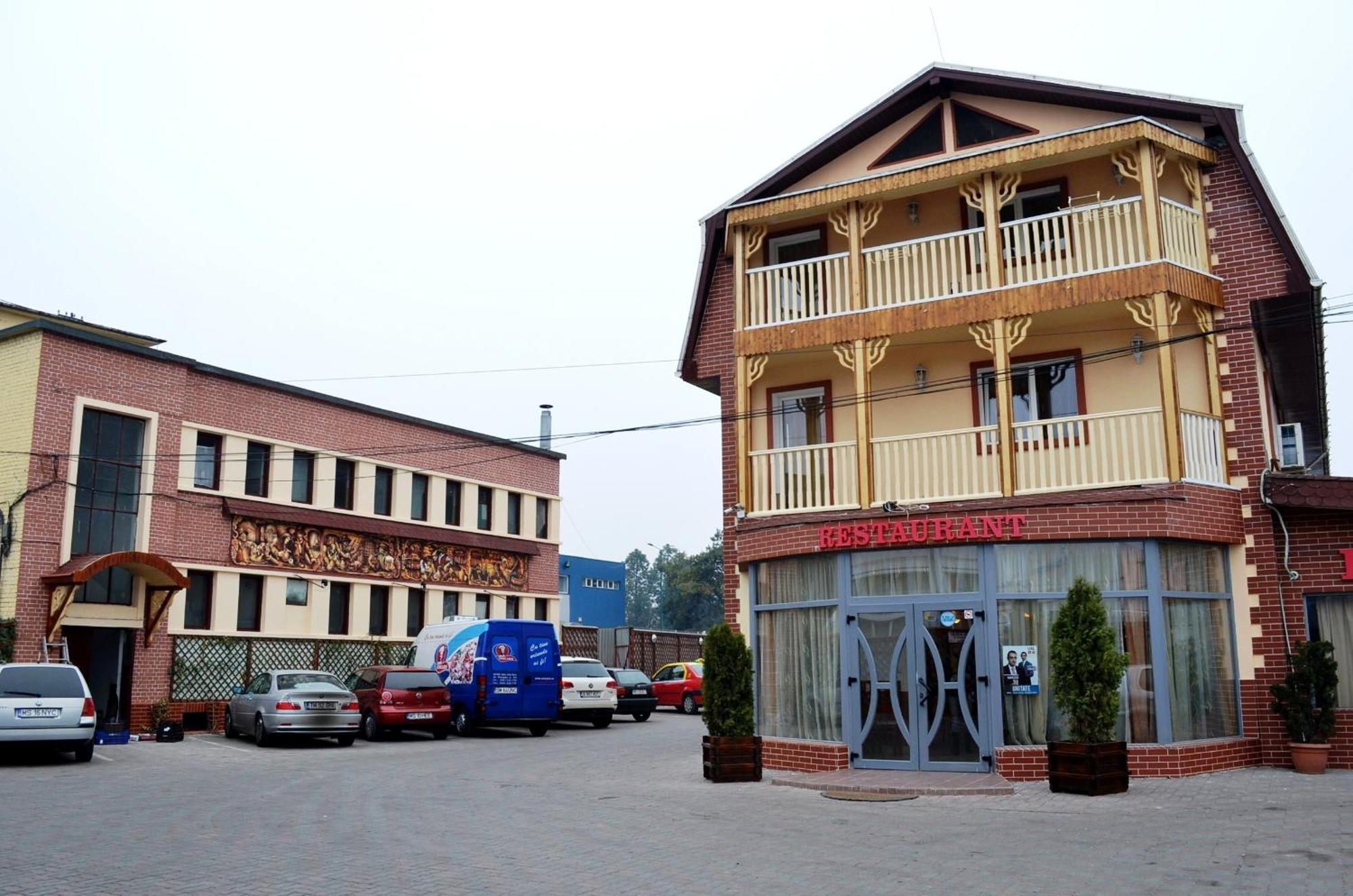 Hotel Darina Targu Mures Exterior photo